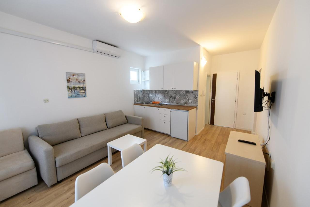 Cozy Beach Apartments Makarska Ngoại thất bức ảnh