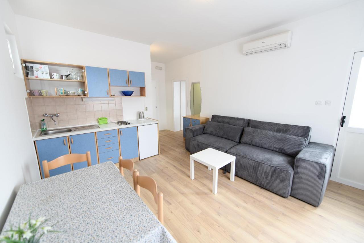 Cozy Beach Apartments Makarska Ngoại thất bức ảnh