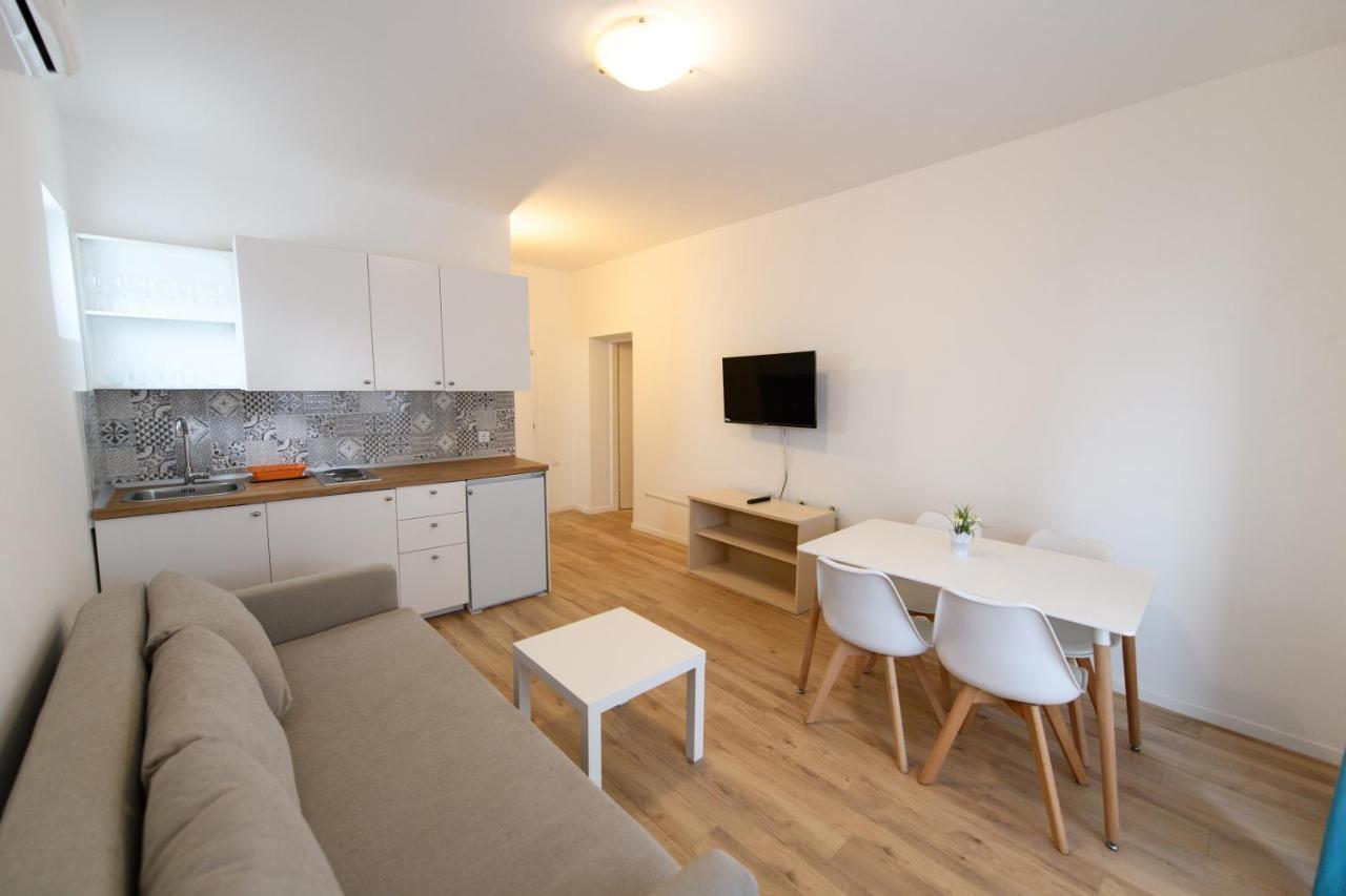Cozy Beach Apartments Makarska Ngoại thất bức ảnh